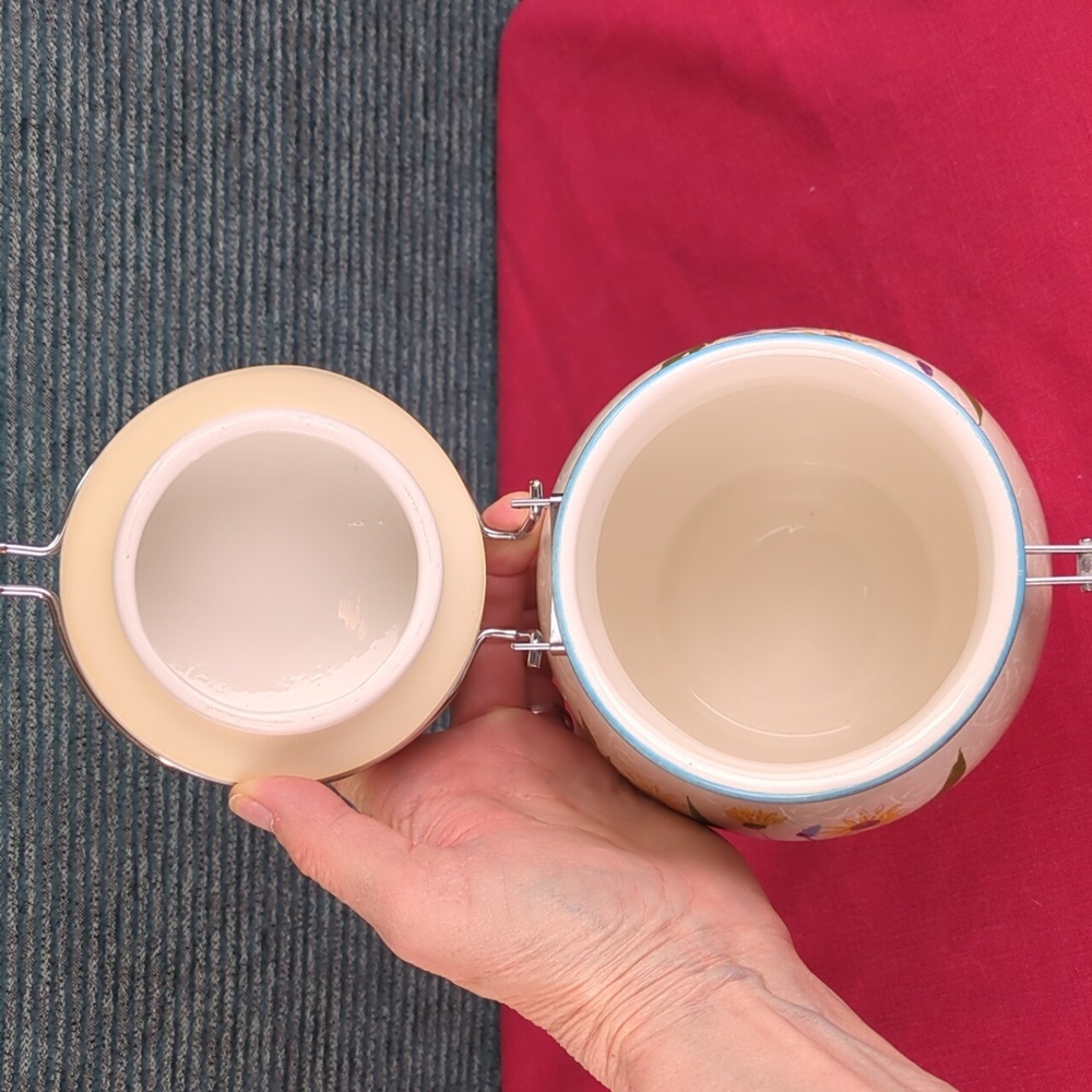 Tabletrendz By Sakura Stoneware Salad Plates And Latch Canister Floral Applique - Picture 13 of 17